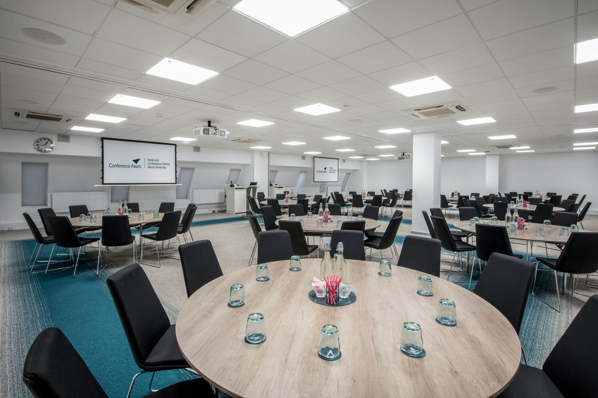 /files/conference-room-1-cabaret.jpg